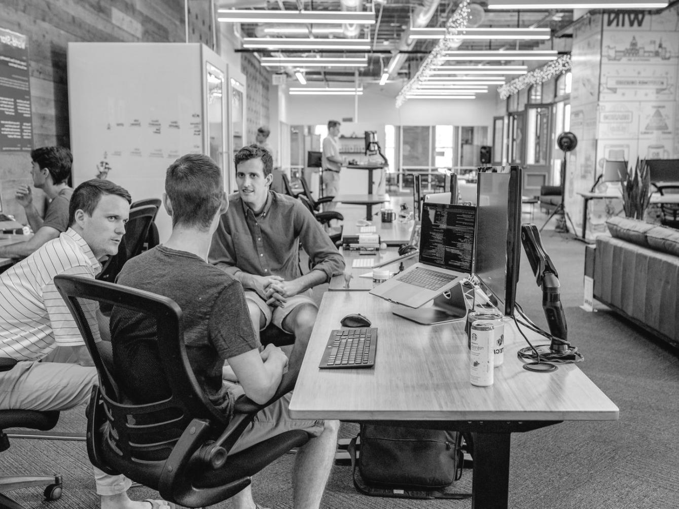 Рабочая среда специалистов по работе с клиентами